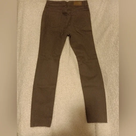 NWOT Gray Jeggology Distressed Jeans - Picture 3 of 3